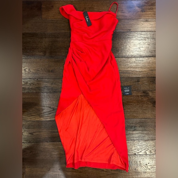 BNWT Lulus Asymmetrical Res Tulip Dress - size Small - Picture 1 of 7
